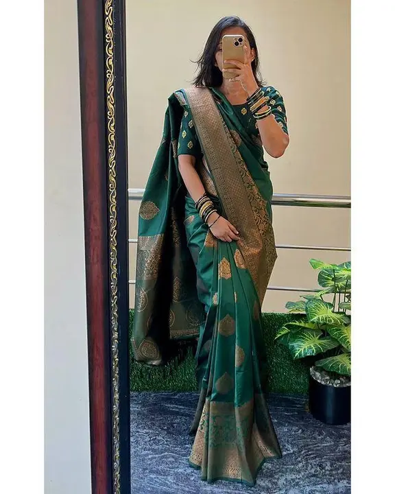 Banarasii sarees  uploaded by Villa outfit on 4/24/2023