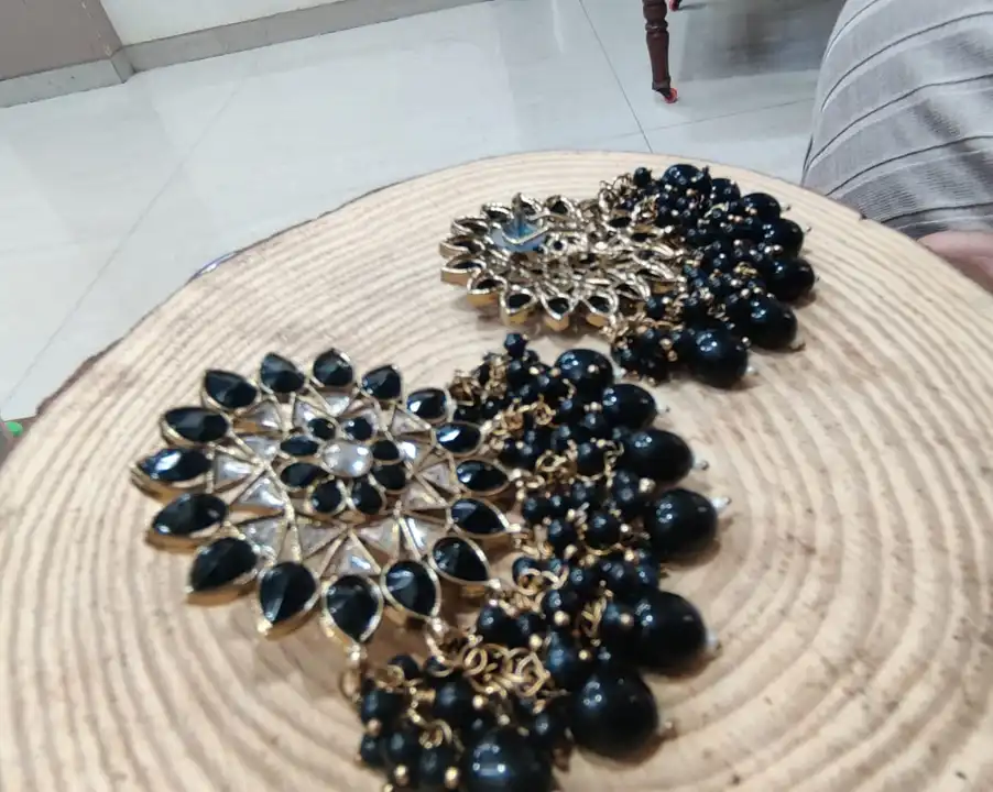 Kundan earrings  uploaded by Sb designs on 4/24/2023