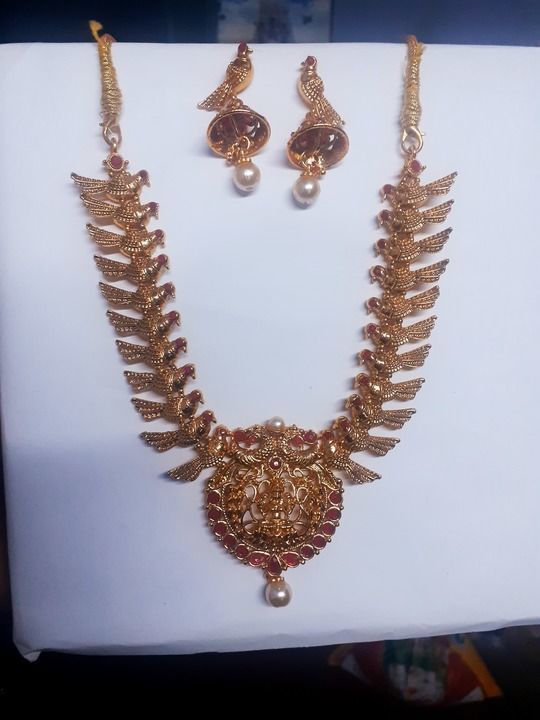 Post image Gold plated jwells with cod option 
For orders and updates WhatsApp me 
https://wa.me/message/YWKMCTRZEOQ4C1