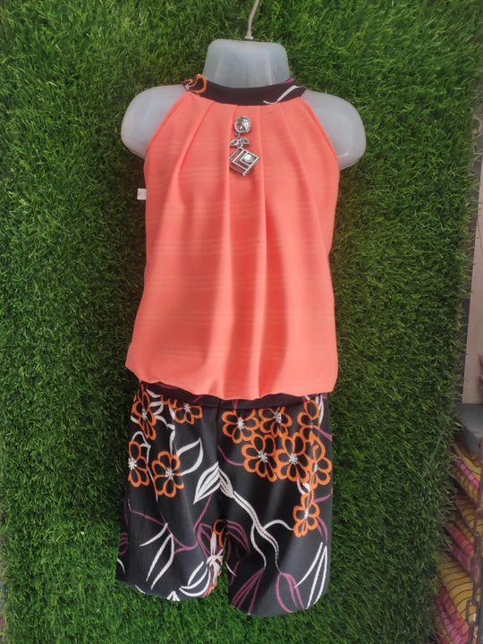 Short  nd top for girls   uploaded by Saima trader on 4/26/2023