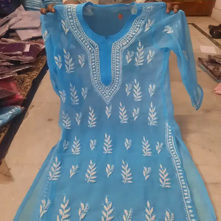 Chicken kurti with inner uploaded by Fashion Mantra on 6/5/2024