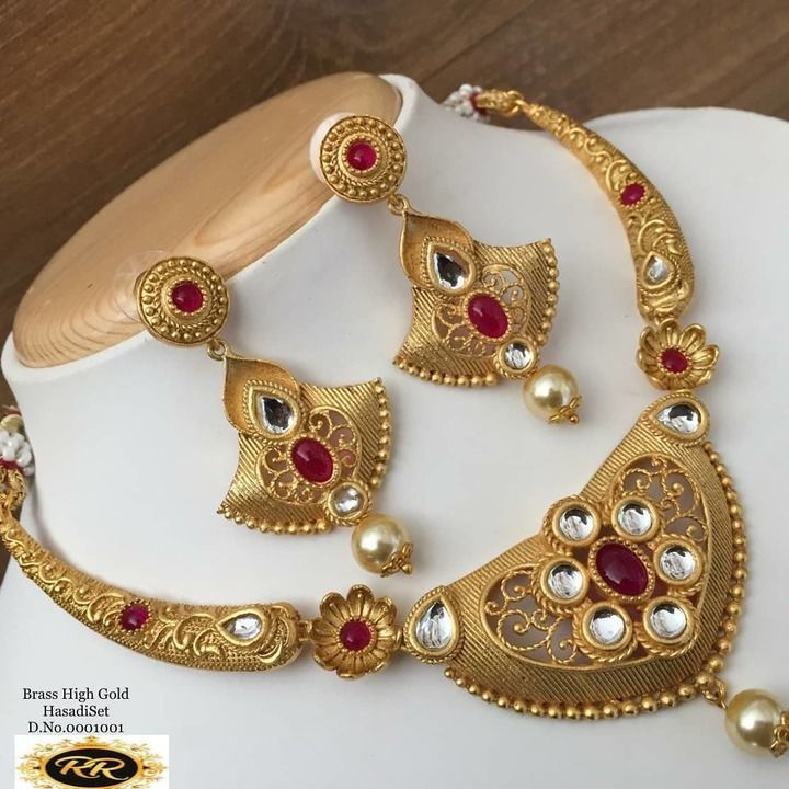 Post image High QUALITY Gold Plated Jewellery Set only Rs.649+S