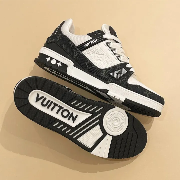 Louis Vuitton  uploaded by Brand surplus on 4/27/2023