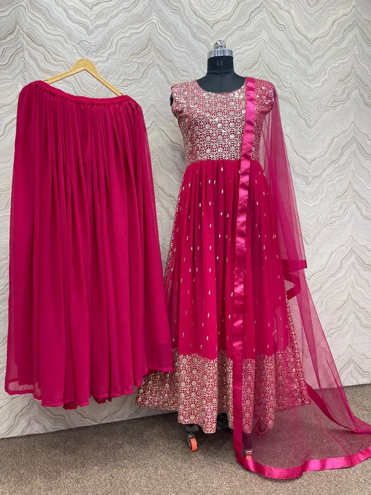 Gown with dupatta  uploaded by Villa outfit on 4/27/2023