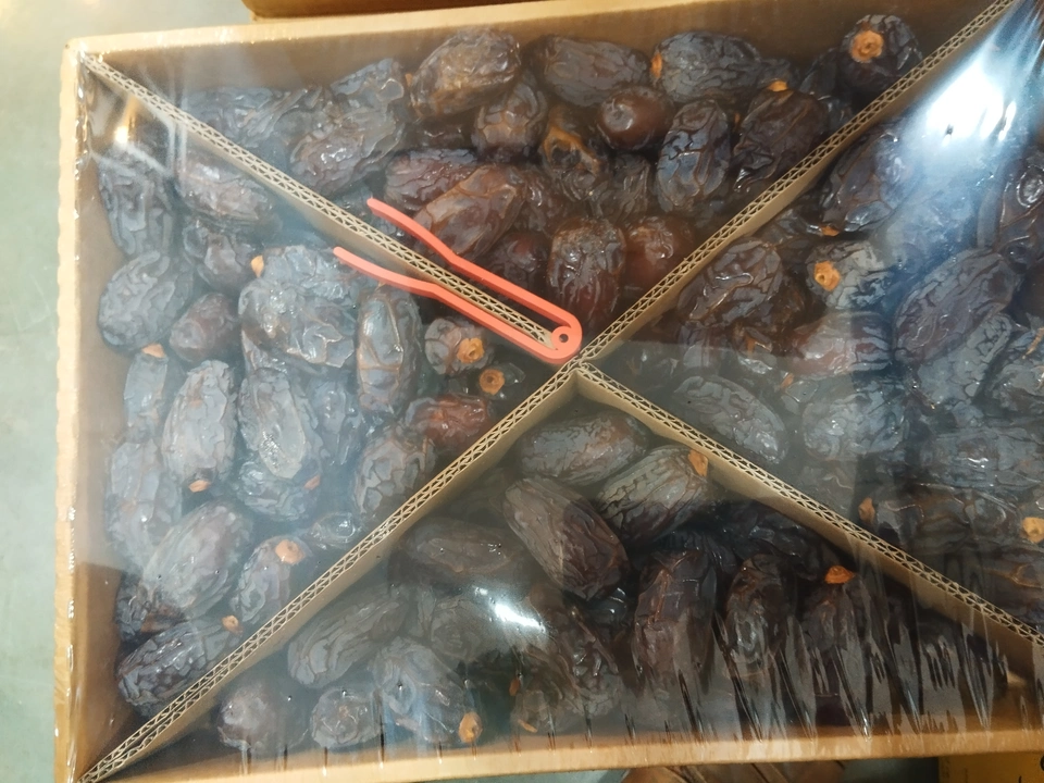 Medjoul dates 500 gm packing uploaded by H & S brother on 4/27/2023