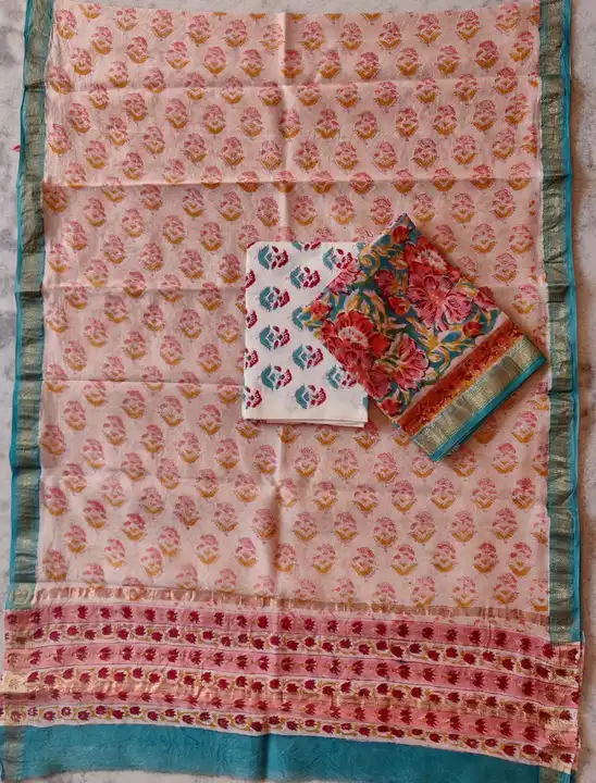 Pure maheshwari silk suite uploaded by Handloom print on 4/28/2023