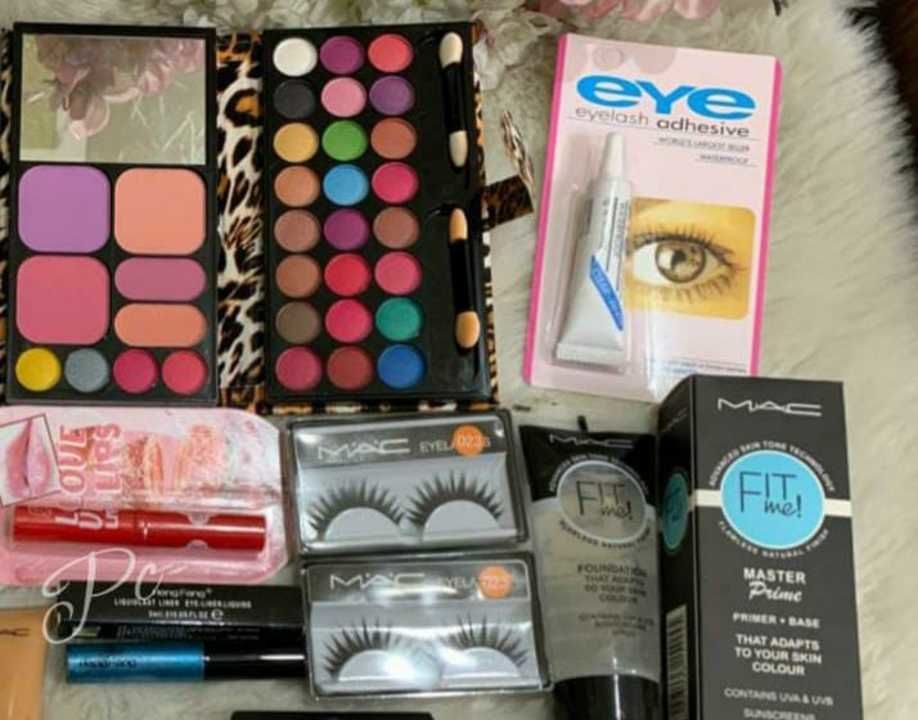 Makeup kit uploaded by Rakesh Textiles on 3/7/2021
