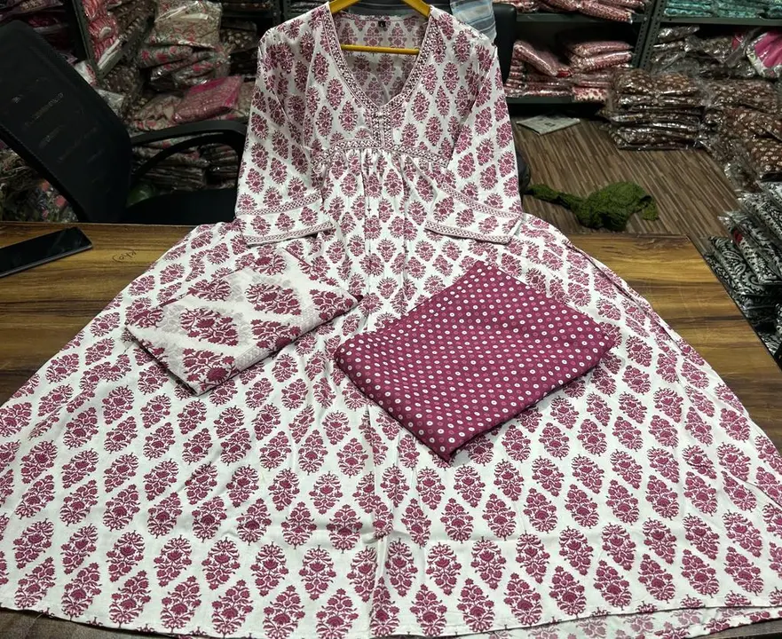 NEW LUNCHING
👗 *Beautiful Rayon 140  Fabric Anarkali kurti Pant with dupatta* 👗
⭐Available Size-.  uploaded by Mahipal Singh on 4/28/2023