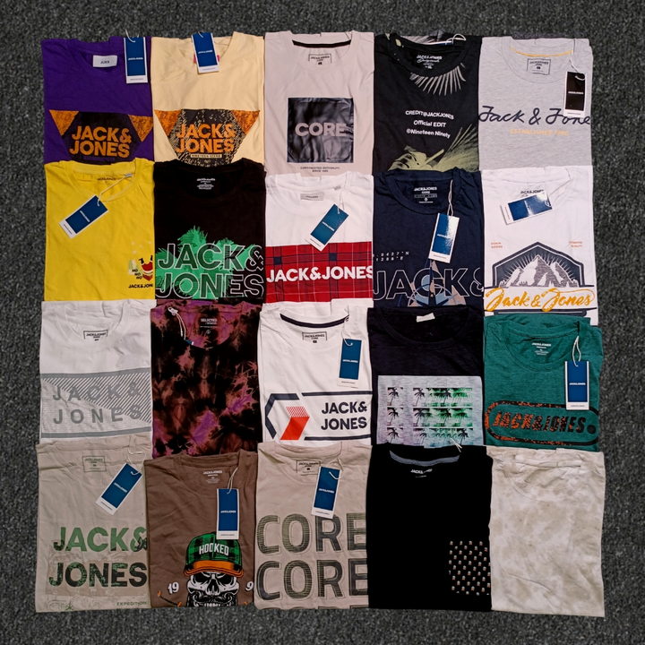 Jack&jones tshirt  uploaded by Modern Collection  on 4/28/2023