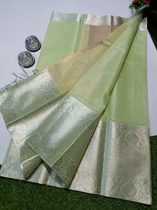 *Banarasi Tissu Saree*
Sin
Banarsi gold  and silver Tissue silk saree with running zari blouse and p uploaded by Azan febrics on 4/28/2023