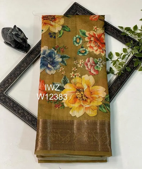 *w12383*

Semi art fancy tussar 
With floral print 
With silver zari woven border 
With blouse 

*On uploaded by business on 4/28/2023