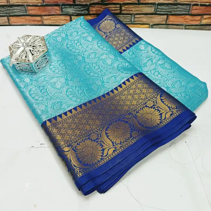 Post image I want 1 pieces of Saree at a total order value of 550. Please send me price if you have this available.