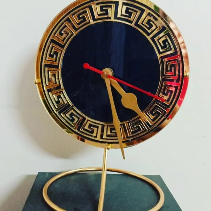Resin table clock uploaded by business on 4/30/2023