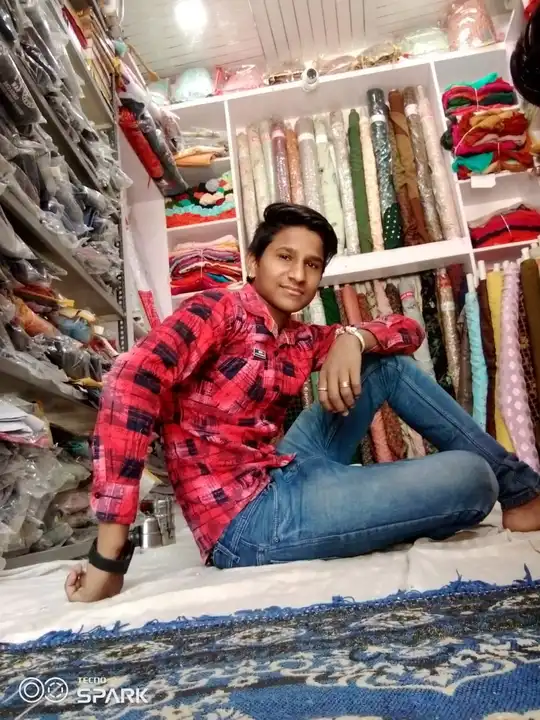 Post image मैं Jeans  के 10 पीस खरीदना चाहता हूं। मेरा ऑर्डर मूल्य ₹1000 है। कृपया कीमत और प्रोडक्ट भेजें।