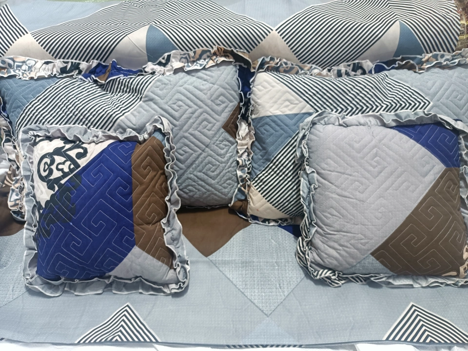 Mapple Bedsheet Set With Cushion  uploaded by Hariom Fabrics on 4/30/2023