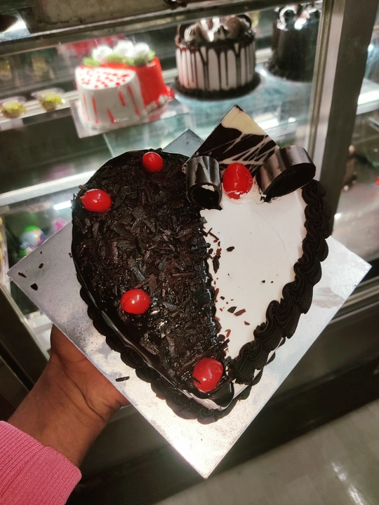 Chocolate cake uploaded by Cake shop on 5/1/2023