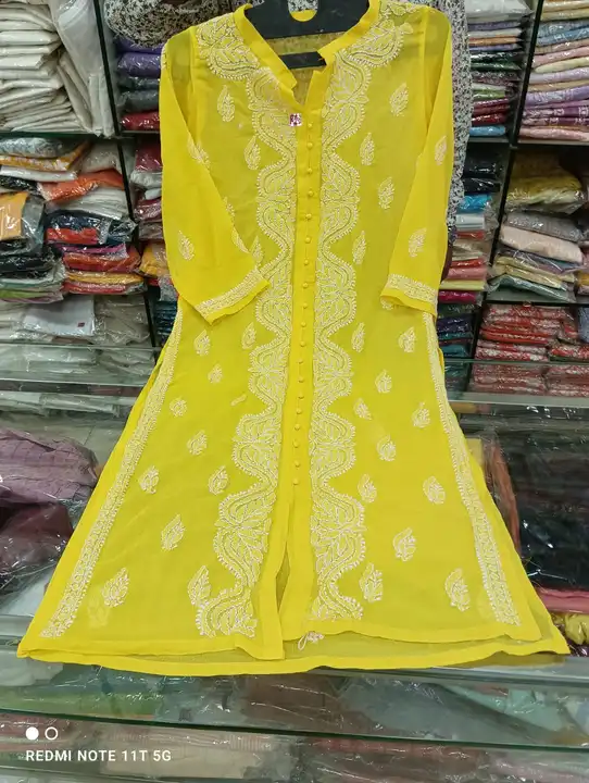 Lucknowi chikankari kurt uploaded by Mahira Chikan Art on 5/1/2023