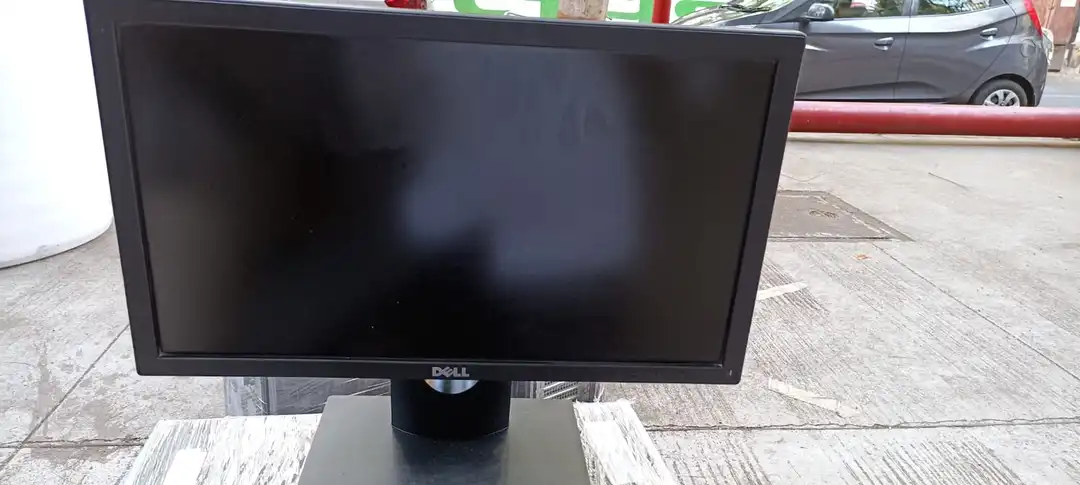 Used 19" Wide Led Dell monitor Cheapest price in Navi Mumbai. uploaded by Global Telecom on 5/1/2023