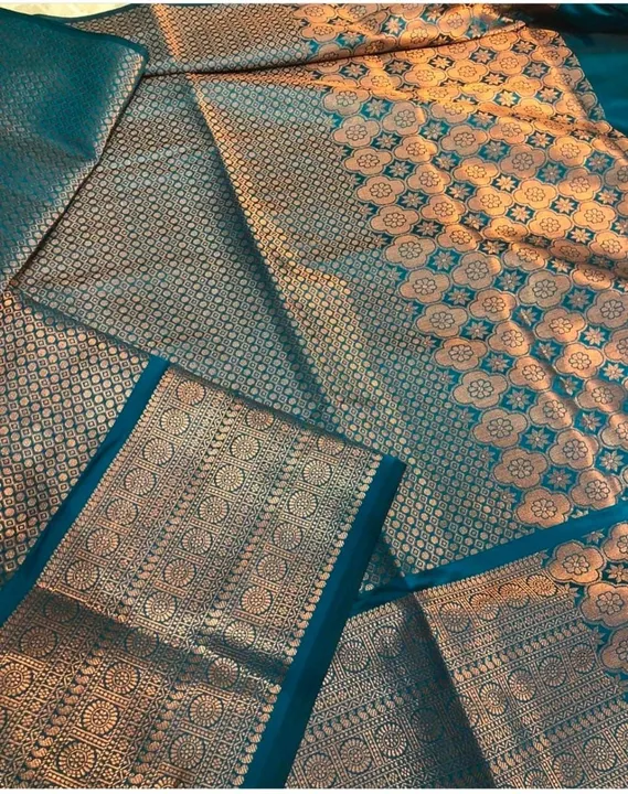 Banarasii sarees  uploaded by Villa outfit on 5/1/2023
