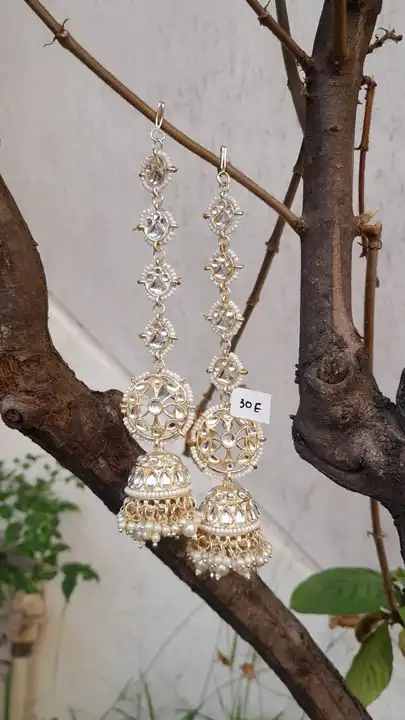 Kundan earrings with kanoti uploaded by Sb designs on 5/1/2023