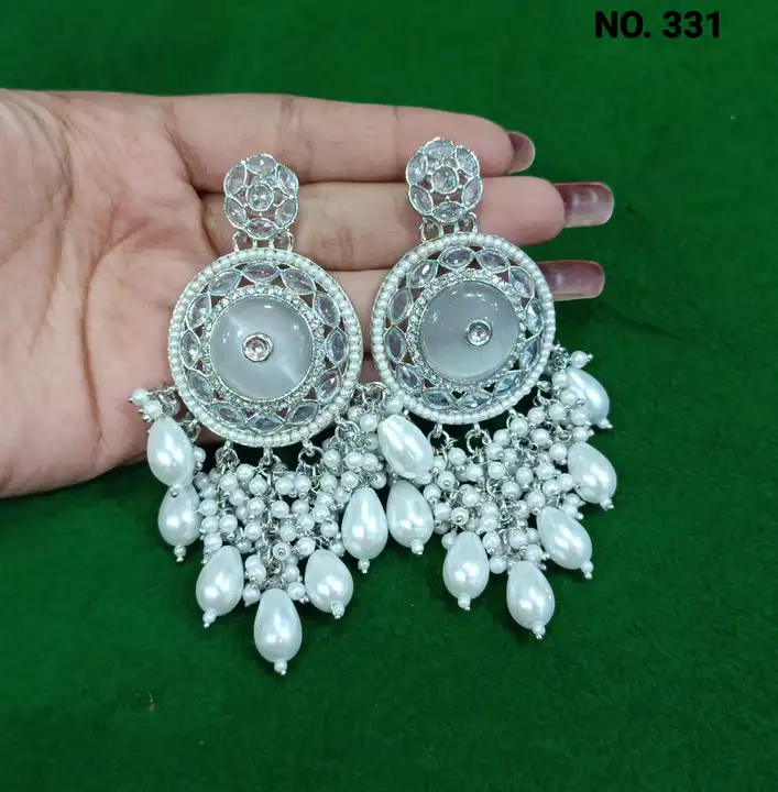 White kundan jewellery  uploaded by Sb designs on 5/1/2023