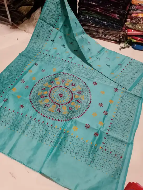 Today I give you
Hand work (Kantha & Gujrathi) on art silk
With bp
Rs 725 uploaded by Aanvi fab on 5/2/2023
