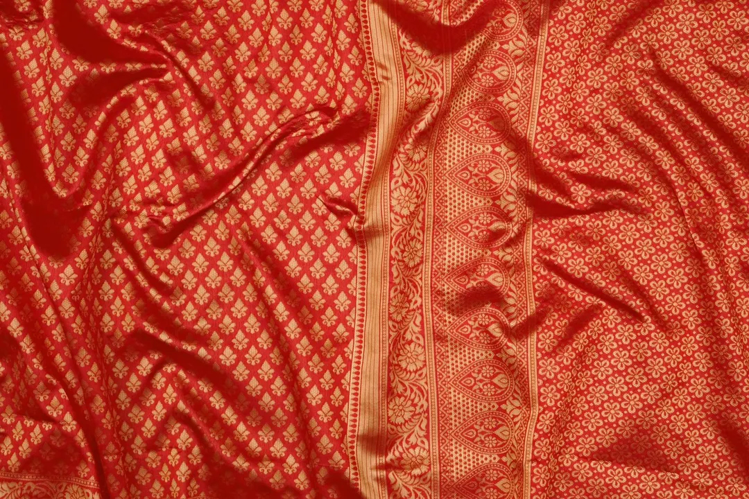 *FABRIC : SOFT LICHI SILK CLOTH.*

*DESIGN : BEAUTIFUL RICH PALLU & JACQUARD WORK ON ALL OVER THE SA uploaded by Roza Fabrics on 5/3/2023