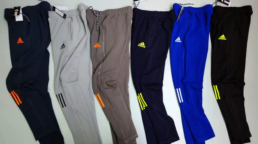 Post image *_PREMIUM QUALITY BUBBLE KNIT WITH 4WAY STRETCH*
 
_*ADIDAS PREMEIUM 4 WAY LYCRA TRACKPANT*_

 _FABRIC - *IMPORTED BUBBLE KNIT .. . WITH" *260* " GSM_
_SIZE - *M,L,XL,XXL*
_MOQ- *28(24+4)*_
_PRIZE - *285*_

*5 THREAD STITCHING HIGH QUALITY STICKERS USED* 
*ORGINAL PRIZE TAG WITH 2299*
  
 *_GOODS READY FOR DELIVERY_*