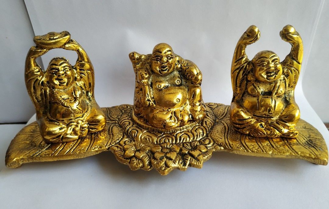 Three laughing Buddha Set on metal leaf Shape base uploaded by RR TRADING COMPANY on 3/8/2021