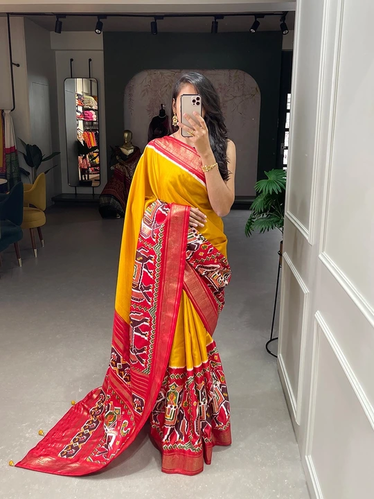Sarees uploaded by Villa outfit on 5/3/2023
