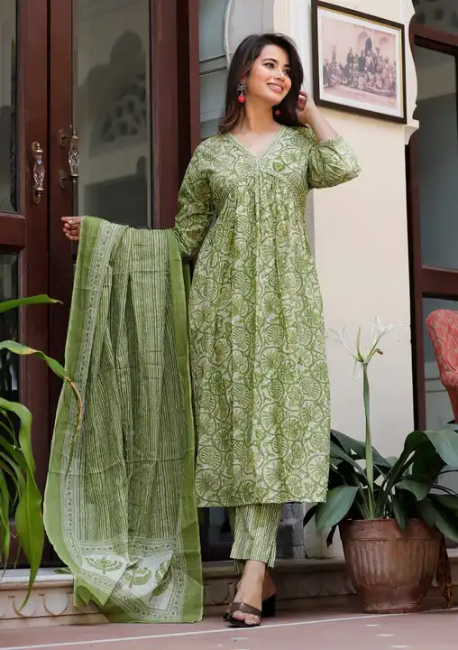 Post image Stylish women kurti pent duptta set
Fabric - cotton 
Available Size - M. L. XL.  XXL 
Printed and embroidered