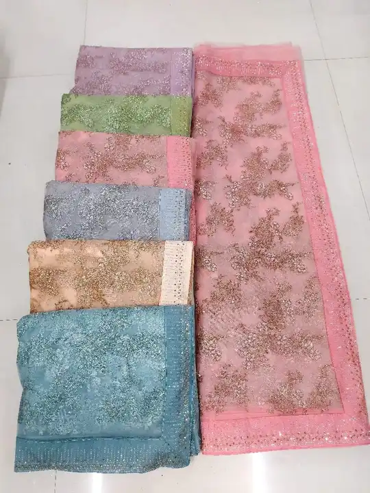 Heavy trend design saree uploaded by Amit textiles on 5/4/2023