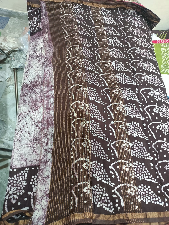 Saree dark colour cracks uploaded by Faizan batik prints on 5/4/2023