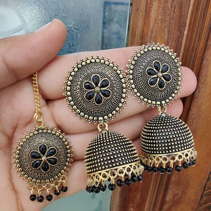 EARING WITH TIKKA SET uploaded by Jewelery outlet on 5/5/2023