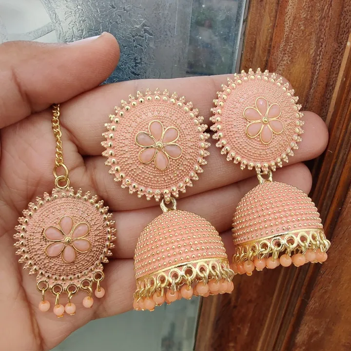 EARING WITH TIKKA SET uploaded by Jewelery outlet on 5/5/2023