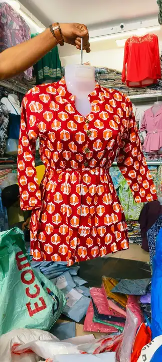 Women printed top uploaded by Rs Mirchi Fashion on 5/5/2023