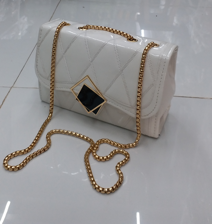 Jelly material sigdi chain sling bag uploaded by business on 5/6/2023