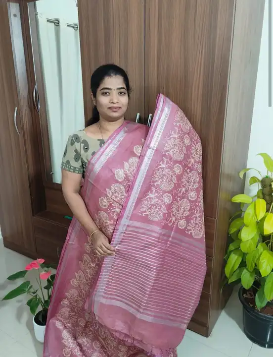 Embroidered saree  uploaded by business on 5/7/2023
