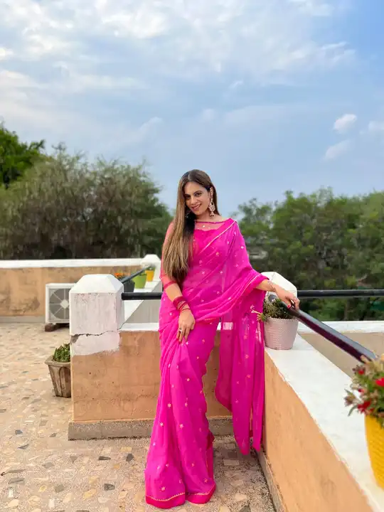 Saree uploaded by Taha fashion online store on 5/7/2023