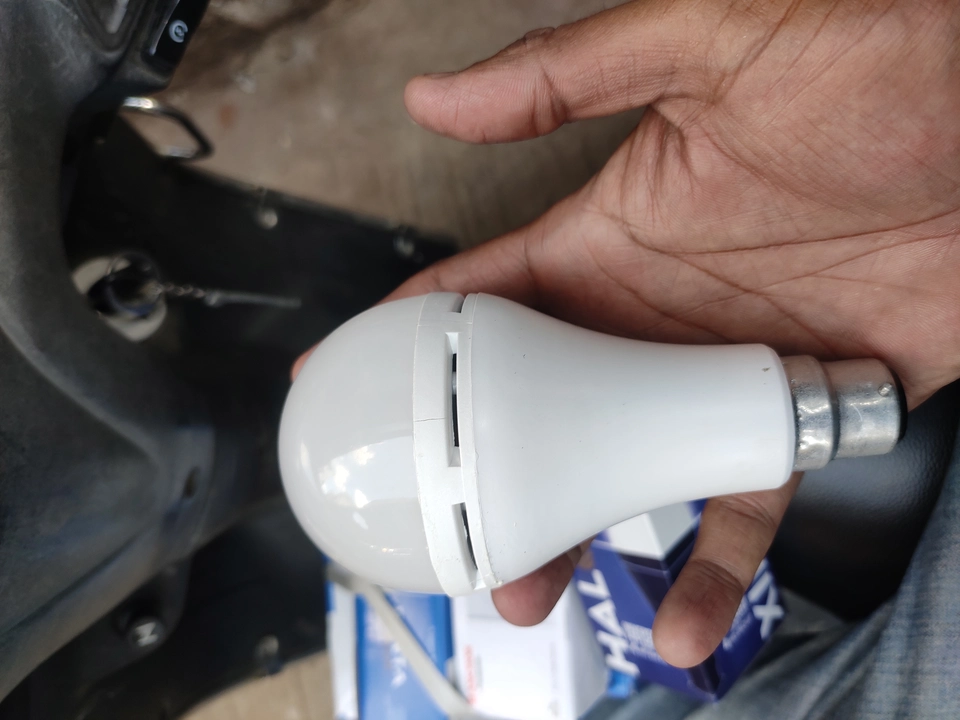 Halonix 9w invertor led bulb uploaded by Pardeshi enterprises on 5/7/2023
