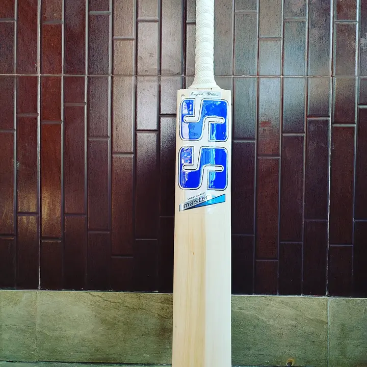 Cricket bat uploaded by Dar ENTERPRISES on 5/7/2023