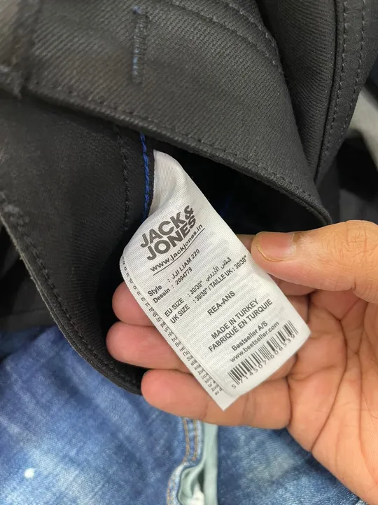 Jack and Jones original with brand mention bill and price tag uploaded by Blackoff on 5/8/2023