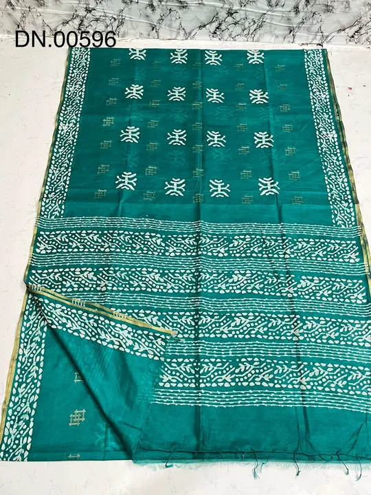Linen batik print saree  uploaded by Goverdhan Silk  on 5/8/2023