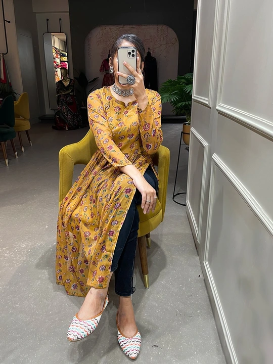 Nayra cut kurti  uploaded by Villa outfit on 5/9/2023