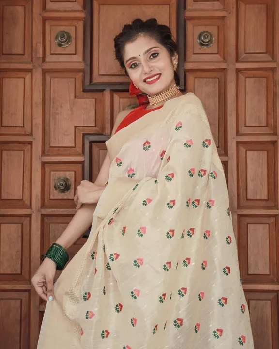 Saree uploaded by Taha fashion online store on 5/9/2023