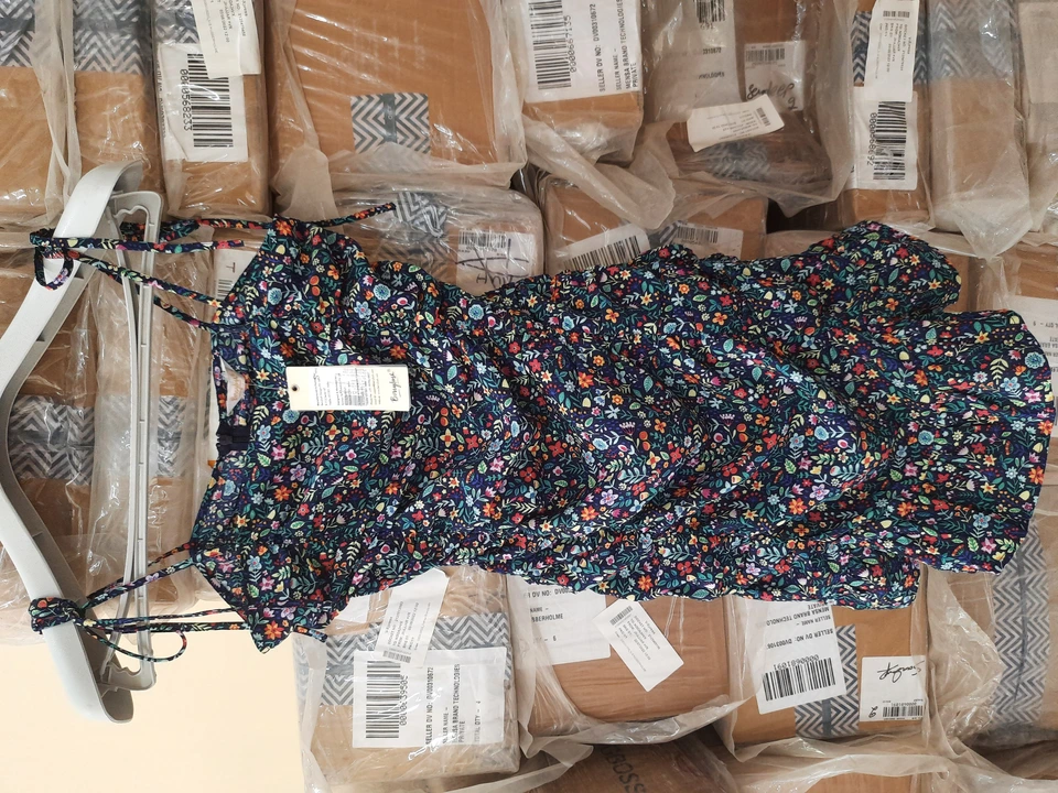 Berrylush dresses and tops  uploaded by Bulk buying on 5/9/2023