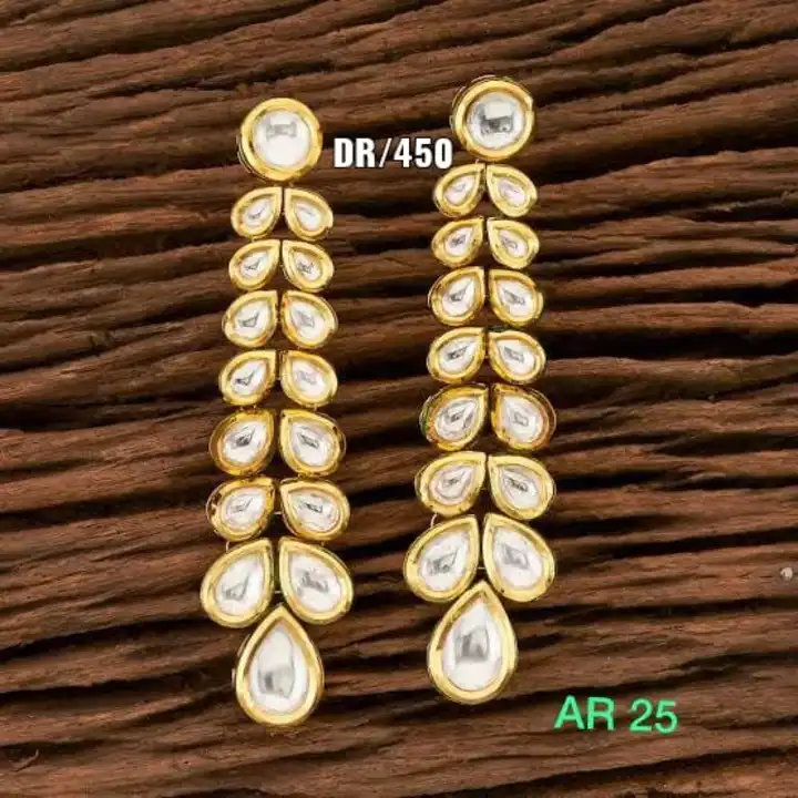 Kundan meenakari set  uploaded by D.R Artificial Jewellery on 5/9/2023