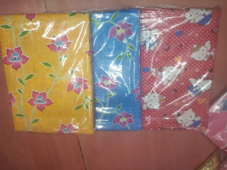 Bombay mills Pure cotton bedsheet 2+1 uploaded by Umang traders  on 5/9/2023