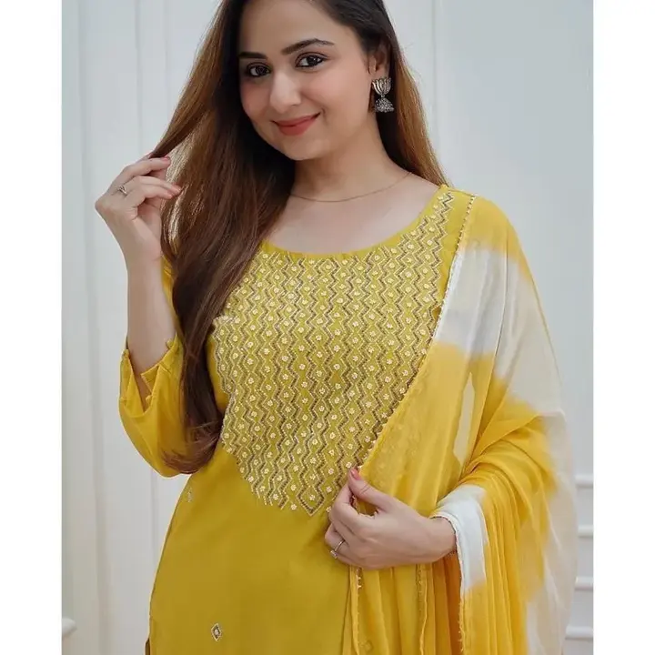 Kurti set uploaded by Queens World on 5/10/2023