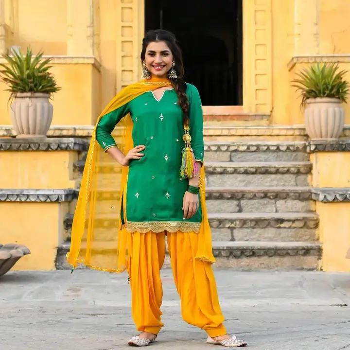 Kurti set uploaded by Queens World on 5/10/2023